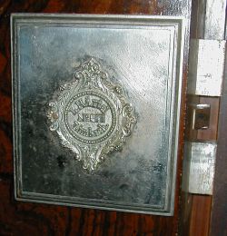 Antik Tresor Haertel Schild